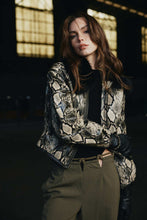 Load image into Gallery viewer, PREDAWN JACKET