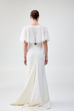 Load image into Gallery viewer, Pluma Cape in Blanc