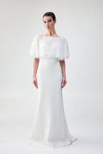 Load image into Gallery viewer, Pluma Cape in Blanc