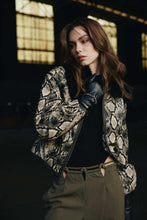 Load image into Gallery viewer, PREDAWN JACKET
