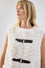 Load image into Gallery viewer, Dandy Vest

