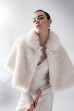 Load image into Gallery viewer, Nord Cape in Ivory
